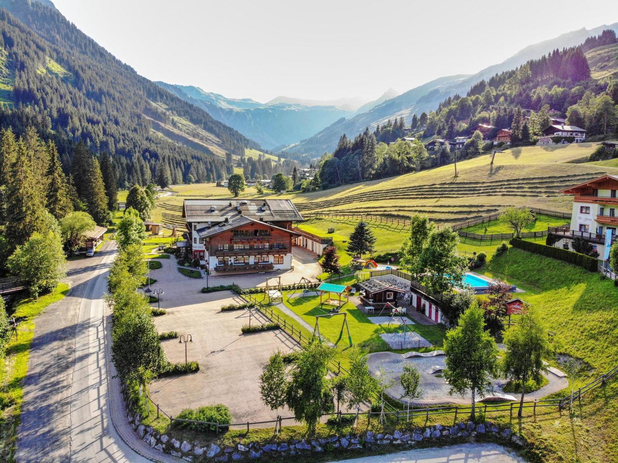 Familienhotel Lengauer Hof Saalbach-Hinterglemm Exterior photo